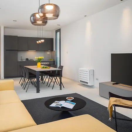 Apartment 2 Bedroom Gorgeous In *