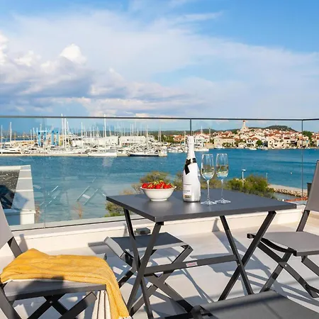 2 Bedroom Gorgeous In Apartamento *