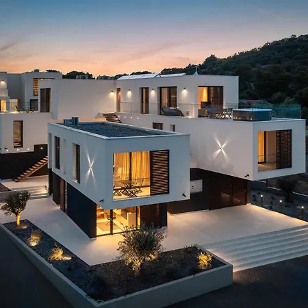 2 Bedroom Gorgeous In Apartamento